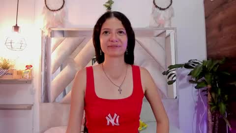 Snapshot of sofy_bonnet chatting on 05-12-26, 12:35 online show from 05-12-26, 12:35