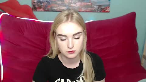 Snapshot of sofysoft chatting on 11-01-25, 05:48 sofysoft online show from 11-01-25, 05:48