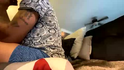 Snapshot of soharddr chatting on 10-25-25, 12:45 soharddr online show from 10-25-25, 12:45