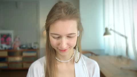 Bella online show from 02-27-25, 01:38