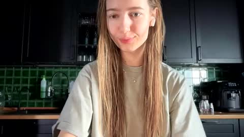 Bella online show from 02-26-26, 04:44