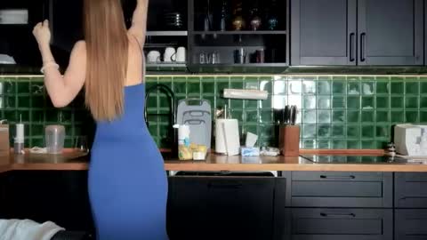 Bella online show from 03-18-26, 04:59