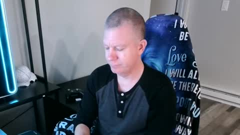 Snapshot of solarlunar1 chatting on 09-22-25, 04:09 just ask  online show from 09-22-25, 04:09