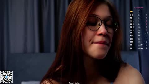 Snapshot of solaundree chatting on 10-28-25, 01:09 Ela online show from 10-28-25, 01:09