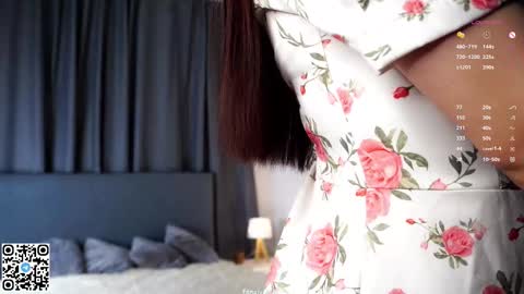 Snapshot of solaundree chatting on 11-06-25, 12:11 Ela online show from 11-06-25, 12:11