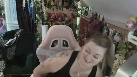 solesticia online show from 02-05-25, 10:22