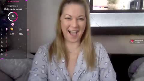 solesticia online show from 11-10-25, 04:06