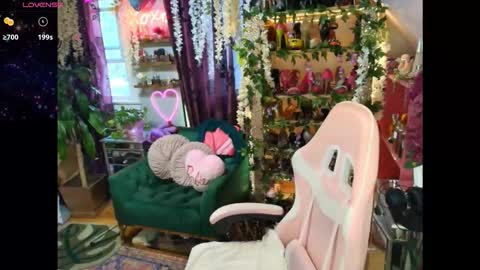 solesticia online show from 12-20-25, 08:49