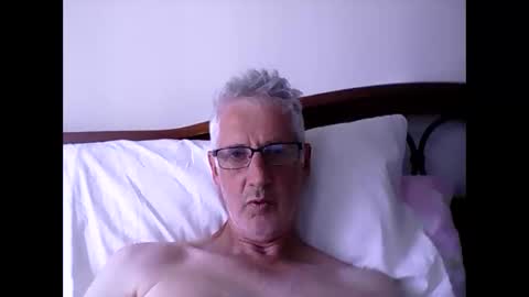 Snapshot of soloman1969 chatting on 12-16-25, 02:38 Soloman online show from 12-16-25, 02:38