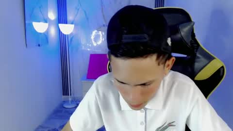 Snapshot of sombra_18 chatting on 07-03-26, 03:35 ESTEBAN online show from 07-03-26, 03:35