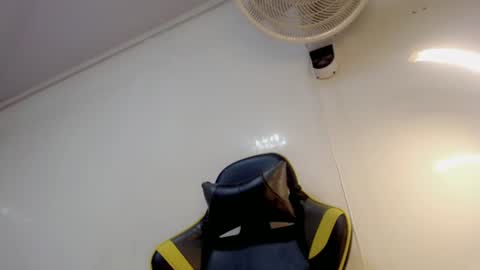 Snapshot of sombra_18 chatting on 07-23-26, 03:10 ESTEBAN online show from 07-23-26, 03:10