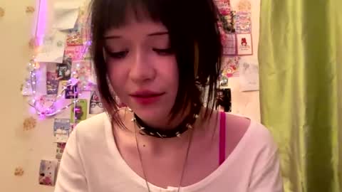 Snapshot of sommercyfers chatting on 05-12-26, 09:23 Alice online show from 05-12-26, 09:23