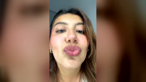 Snapshot of sommerr111 chatting on 05-06-26, 01:25 sommerr111 online show from 05-06-26, 01:25