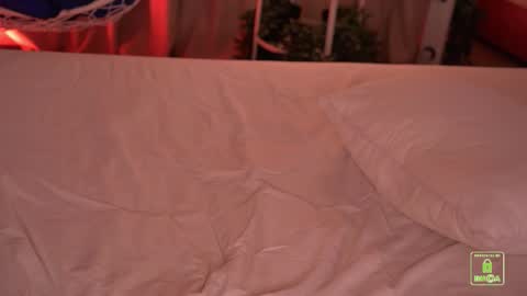 Snapshot of sonalegend_ chatting on 09-17-25, 05:36 My name isSonya  online show from 09-17-25, 05:36