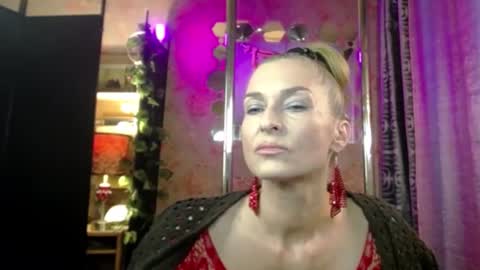 Snapshot of soniadance chatting on 05-18-26, 01:50 Sonia online show from 05-18-26, 01:50