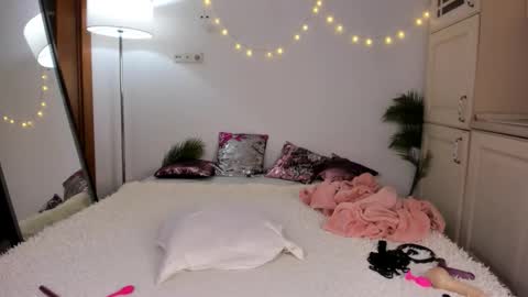 SONIA online show from 09-20-25, 12:50