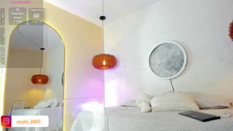 sophi_cooper29 online show from 06-08-26, 07:03