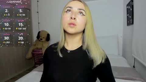 Snapshot of sophi_moreno chatting on 12-11-24, 03:02 Sofi online show from 12-11-24, 03:02