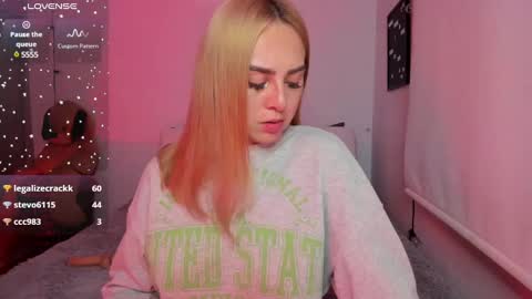 Snapshot of sophi_moreno chatting on 01-11-25, 06:03 Sofi online show from 01-11-25, 06:03