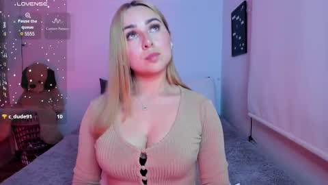 Snapshot of sophi_moreno chatting on 01-23-25, 04:09 Sofi online show from 01-23-25, 04:09