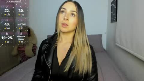 Snapshot of sophi_moreno chatting on 05-30-26, 02:41 Sofi online show from 05-30-26, 02:41