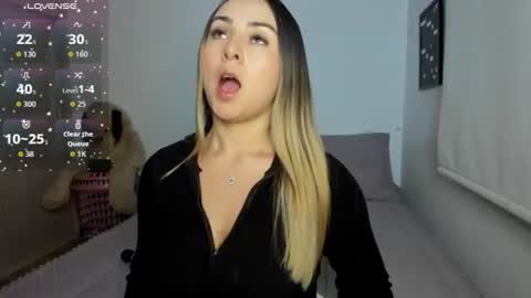 Snapshot of sophi_moreno chatting on 06-12-26, 12:42 Sofi online show from 06-12-26, 12:42