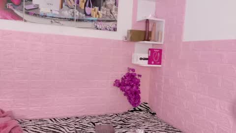 SOPHI online show from 04-18-26, 02:21