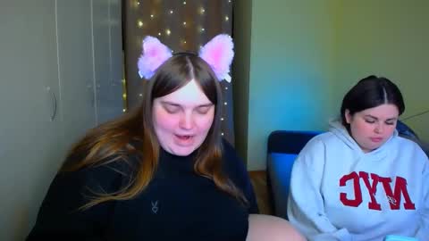 sophia__olsen online show from 11-30-25, 10:19