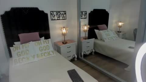 sophia boods online show from 03-08-26, 03:54