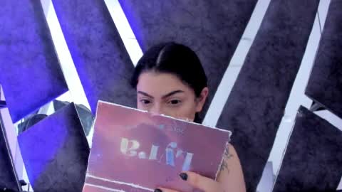 Snapshot of sophia_dk chatting on 05-04-26, 02:35 sophia hottie online show from 05-04-26, 02:35