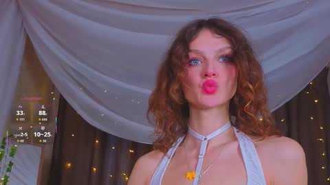 Snapshot of sophia_dreamy chatting on 10-16-25, 01:28 Sophia online show from 10-16-25, 01:28