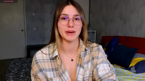 Sophia online show from 04-22-26, 10:06