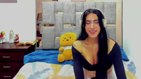 sophia CM online show from 04-24-26, 07:55