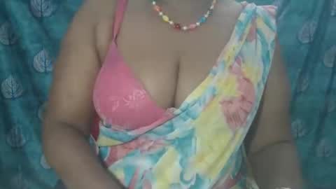 Snapshot of sophia_indian chatting on 12-04-25, 07:17 Sophia Tamil online show from 12-04-25, 07:17