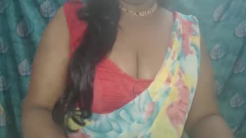 Snapshot of sophia_indian chatting on 12-17-25, 06:14 Sophia Tamil online show from 12-17-25, 06:14