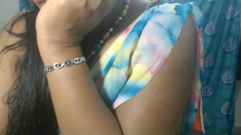 Snapshot of sophia_indian chatting on 06-08-26, 05:57 Sophia Tamil online show from 06-08-26, 05:57