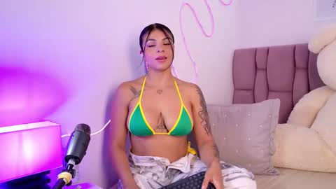 Sophia Carson online show from 10-02-25, 06:15
