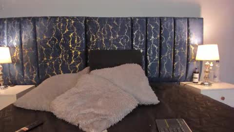 Sofia  online show from 10-17-25, 02:19