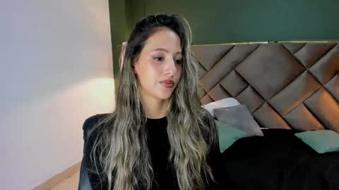 Snapshot of sophia_loreenn chatting on 01-31-26, 07:23 Sofia online show from 01-31-26, 07:23