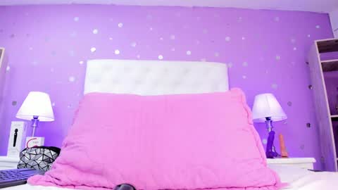 Sophia  online show from 10-31-25, 08:10