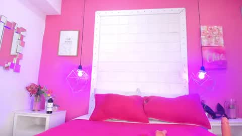 Snapshot of sophia_models chatting on 07-21-26, 07:38 Sophia online show from 07-21-26, 07:38