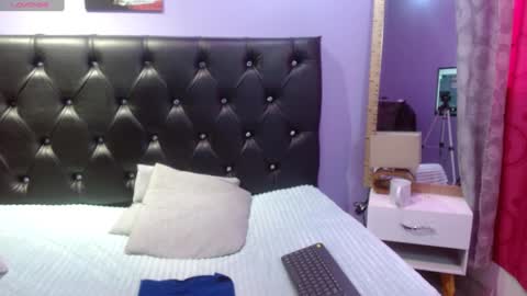 Snapshot of sophia_ny chatting on 12-28-24, 09:30 SOPHIA online show from 12-28-24, 09:30