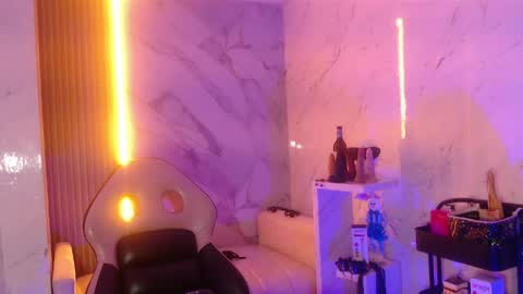 Sophia online show from 04-25-26, 03:53