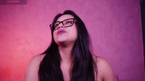 Snapshot of sophia_wilsonn_ chatting on 04-30-26, 11:05 Sofi online show from 04-30-26, 11:05