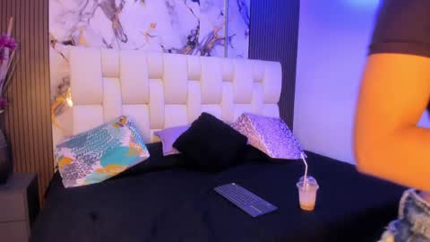 sophiaa10 online show from 05-28-26, 07:11