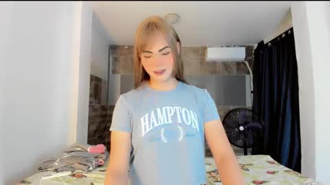 Snapshot of sophiaa9 chatting on 11-26-25, 03:29 sophia online show from 11-26-25, 03:29