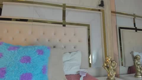 Sofia online show from 01-14-26, 03:45