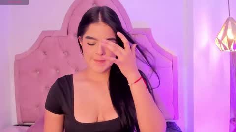 Snapshot of sophiaa_taylor_ chatting on 05-14-26, 12:01 online show from 05-14-26, 12:01