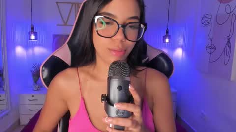 Sophie Hill  online show from 10-28-25, 07:49