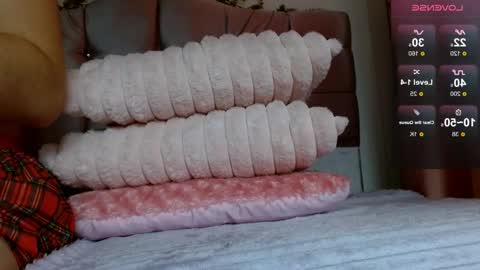 Snapshot of sophiaalee chatting on 12-14-25, 12:38 SophiaLee online show from 12-14-25, 12:38